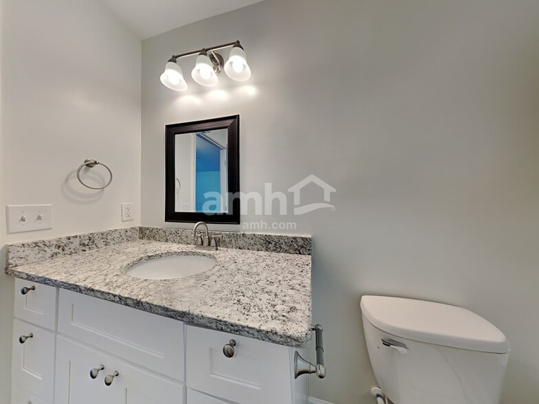 Building Photo - 132 Spring Lakes Dr