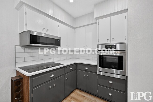 Building Photo - 2428 Bucklew Dr