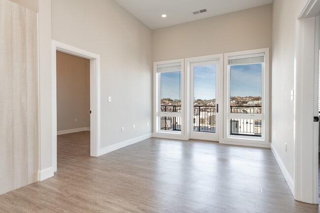 Building Photo - 340 Bremen St