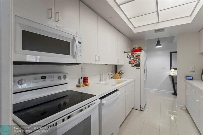Building Photo - 9805 NW 52nd St