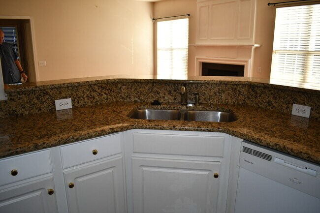 Building Photo - 2612 Stirrup Ridge Ln