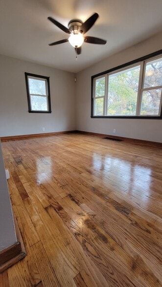 Building Photo - 9 Hillside Ave