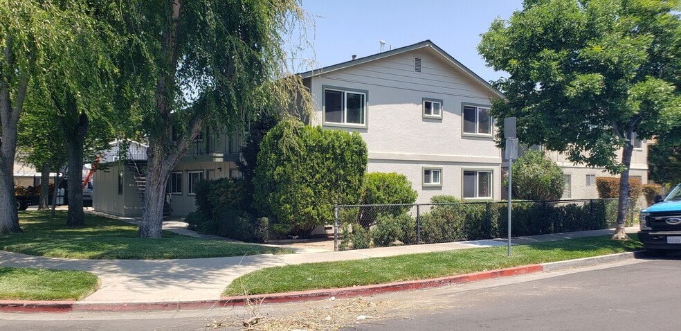 Primary Photo - 5744 Via Monte Dr