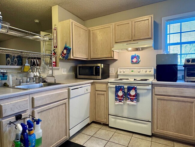 Building Photo - 3730 Pardue Woods Pl