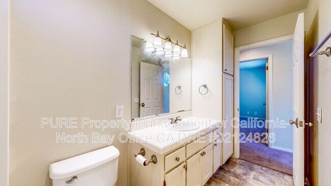 Building Photo - 5075 Charmian Dr