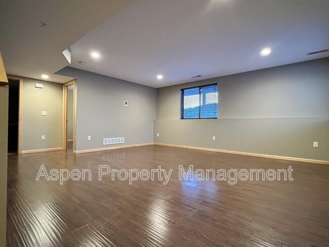 Building Photo - 1765 Sara Ct