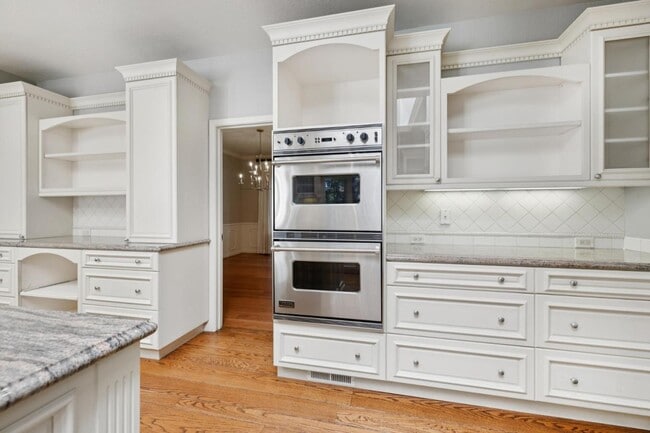 Building Photo - 216 Valparaiso Ave