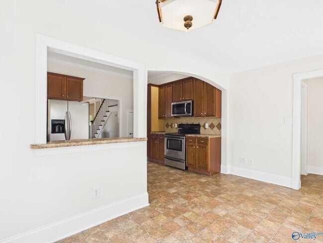 Building Photo - 501 Prospect Dr SE
