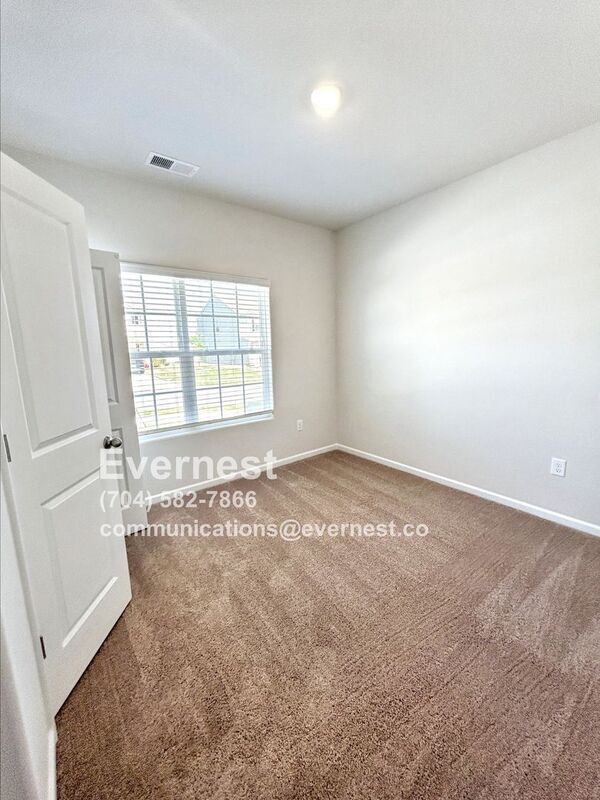 Building Photo - 221 Aniston Ln