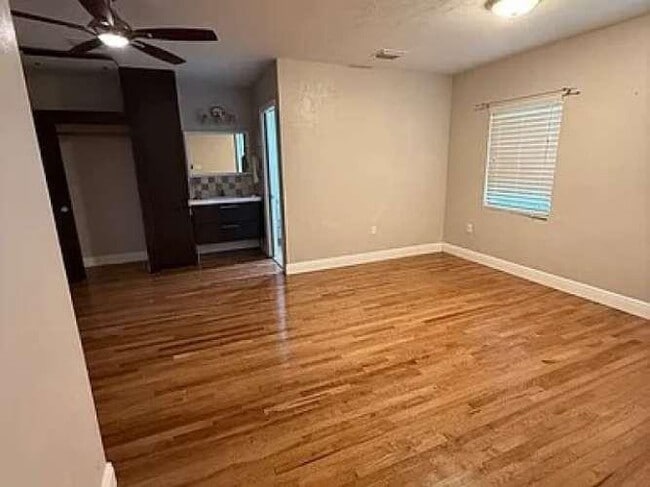 Building Photo - 4301 SW 60th Pl