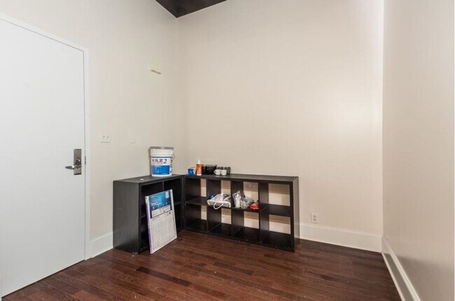 Building Photo - Modern Downtown Memphis Condo with Prime Location