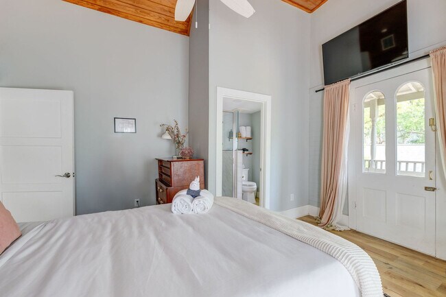 Building Photo - 59 Cuna St