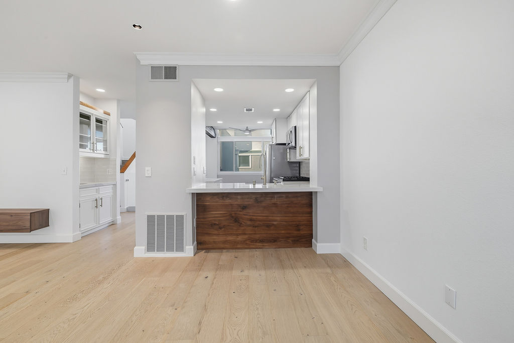 Building Photo - 501 Herondo St