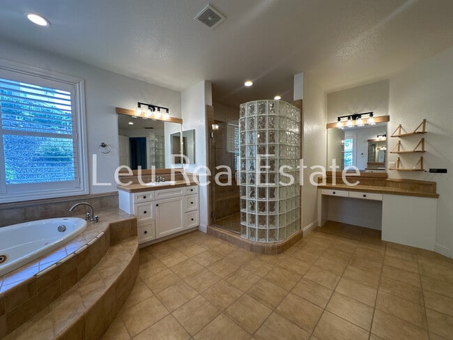 Building Photo - 2630 Giorno Way