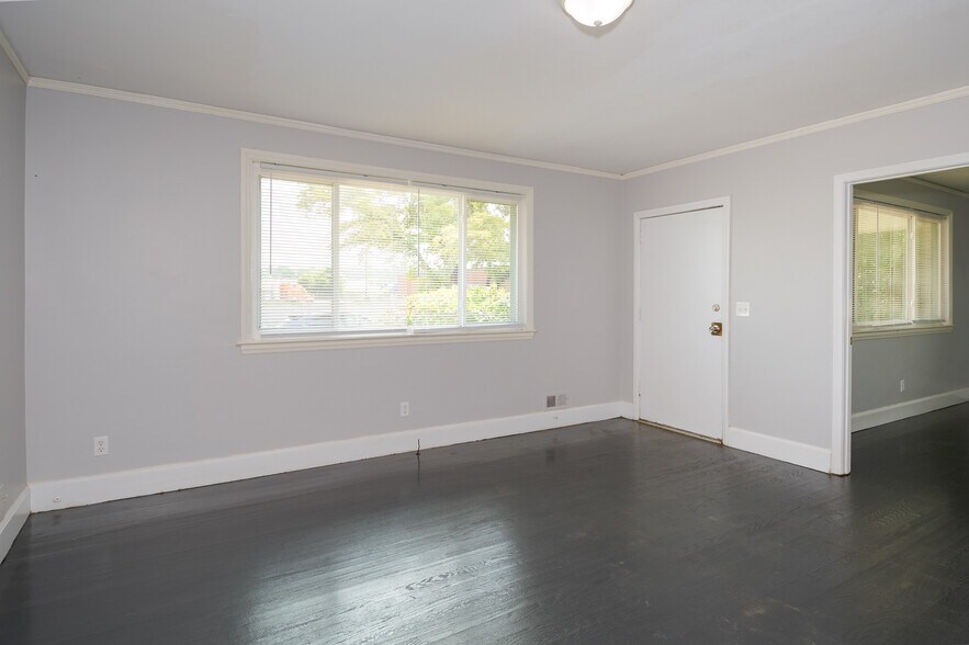 Building Photo - 1313 Hamrick St
