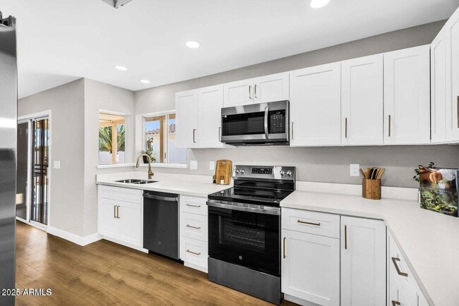 Building Photo - 25810 S Boxwood Dr
