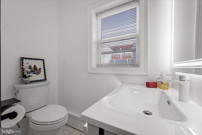 Building Photo - 40 E Piccadilly St