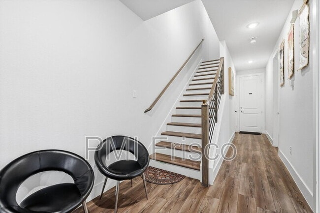 Building Photo - 8132 Bromley Dr