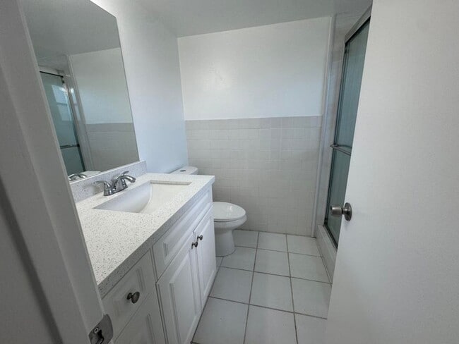 Building Photo - 2750 Forest Hills Blvd