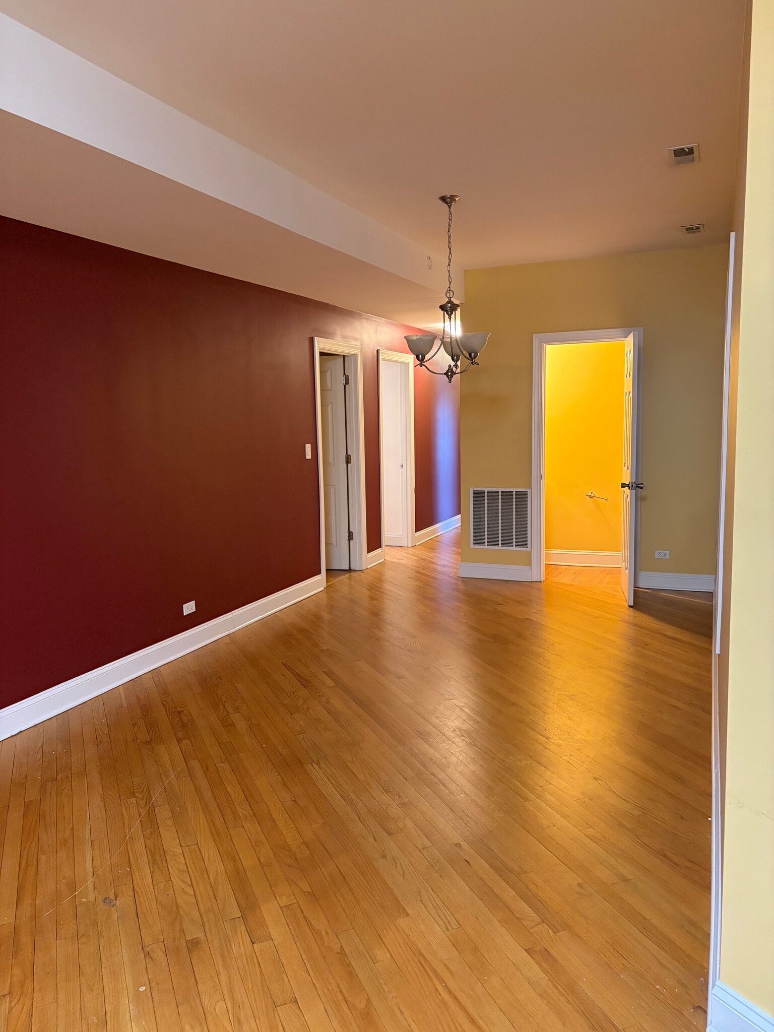 Building Photo - 7726 N Paulina St #1