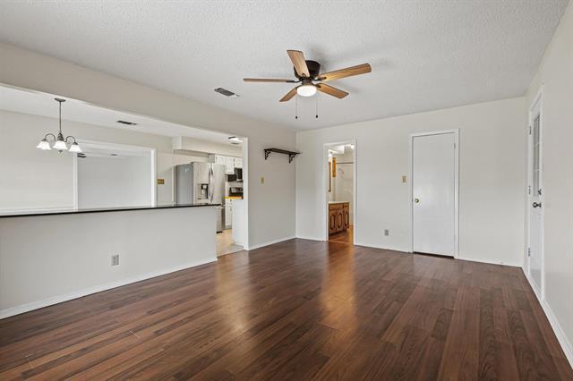 Building Photo - 216 Red River Dr