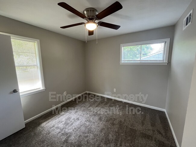 Building Photo - 3535 Debby Dr