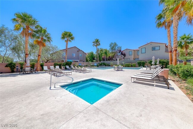 Building Photo - 708 Point Bluff St
