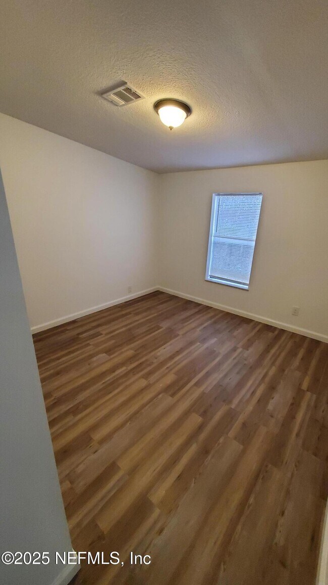 Building Photo - 1718 Wright Ave