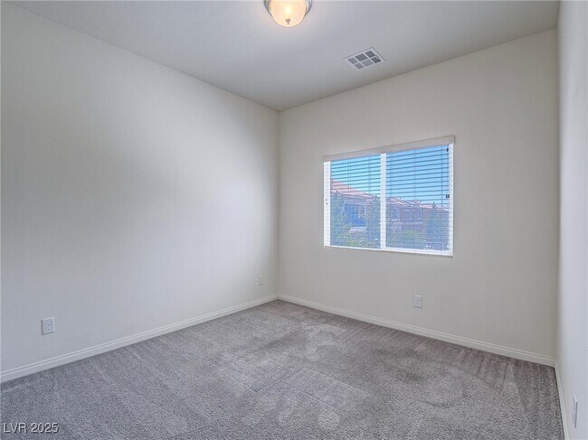 Building Photo - 5391 Kennedy Hill Ave