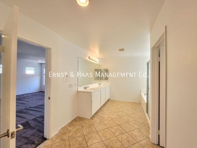 Building Photo - 17528 Yellowwood Way