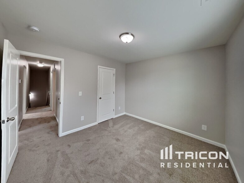 Building Photo - 209 Quincy Meadow Ave