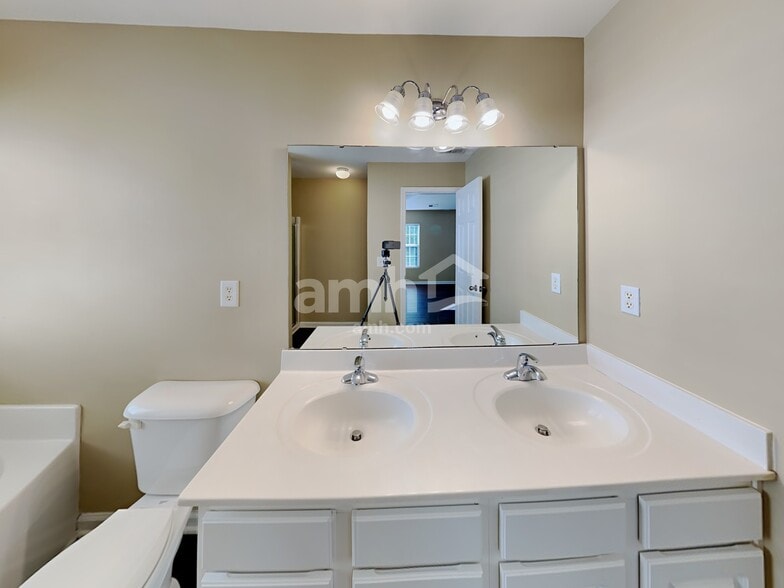 Building Photo - 6001 Ricker Rd