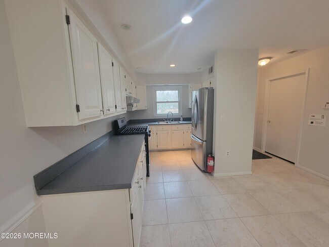 Building Photo - 22 Weller Pl