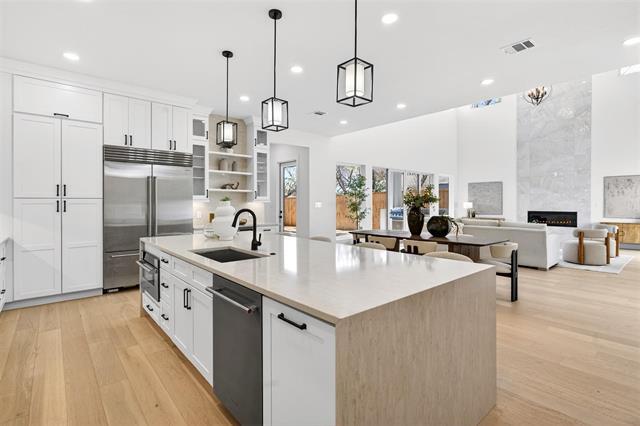 Building Photo - 3754 Durango Dr