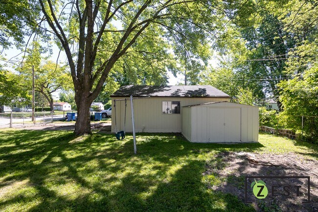 Building Photo - PRE-LEASING NOW!!! 3BDRM Warren Home! OPEN...