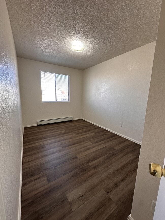 Building Photo - 3244 Rood Ct