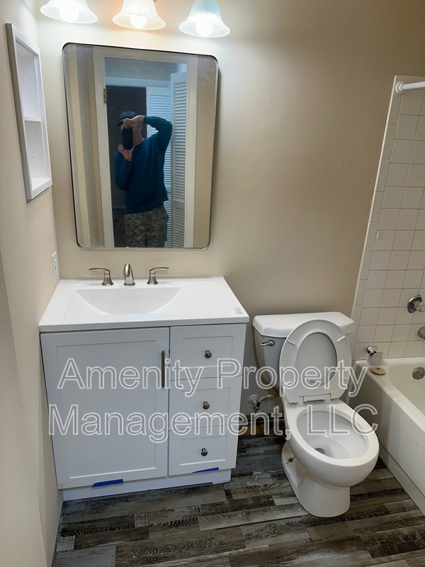 Building Photo - 704 Ninebark Ct