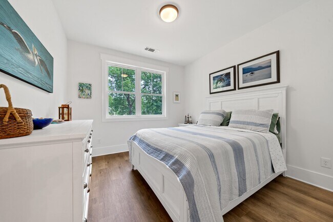 Building Photo - 1100 Hidden Hills Cir