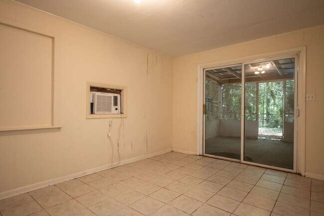 Building Photo - 175 Habersham Way