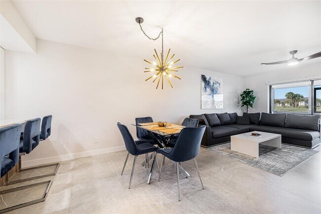 Building Photo - 16320 Kelly Cove Dr