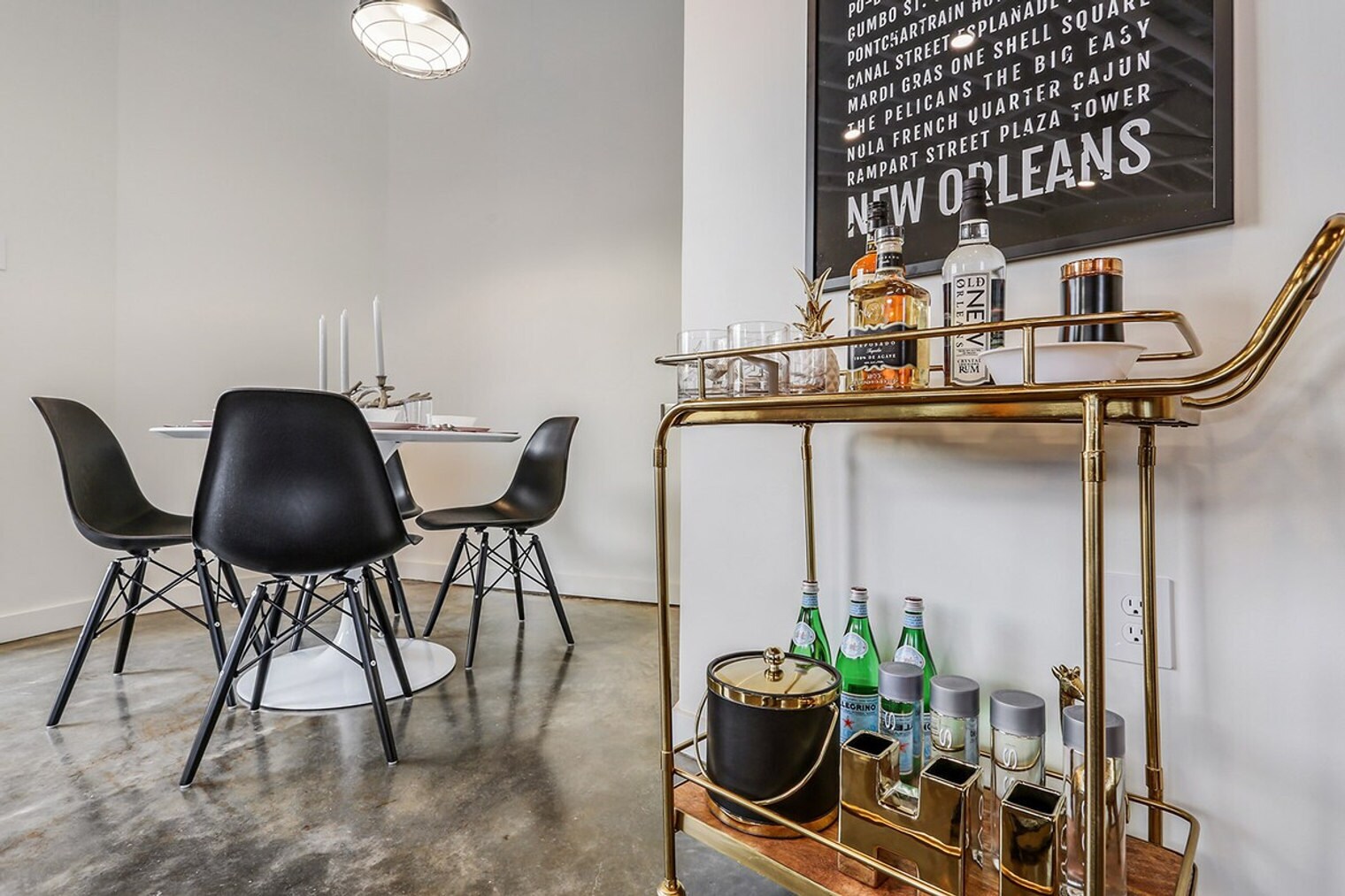 Building Photo - 527 St Joseph St