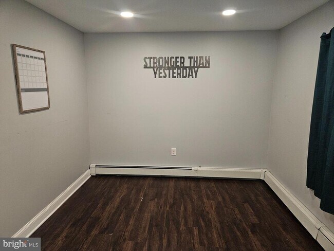 Building Photo - 414 Delaware Ave