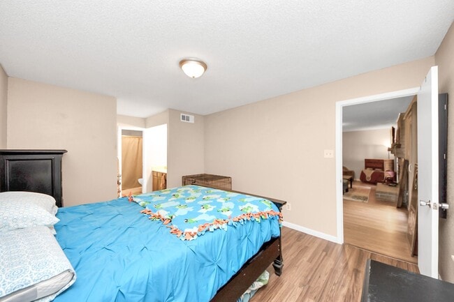 Building Photo - 10555 Turtlewood Ct