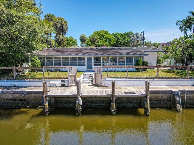 Building Photo - 2041 Coral Reef Dr