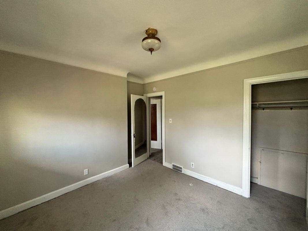 Building Photo - 2943 Leslie St