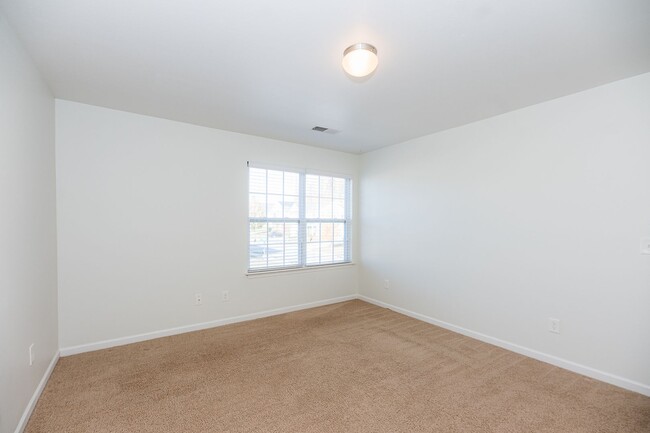 Building Photo - Beautifully 4-bedroom, 2.5-bathroom spacious 2-story home in the Reedy Fork Ranch in Greensboro