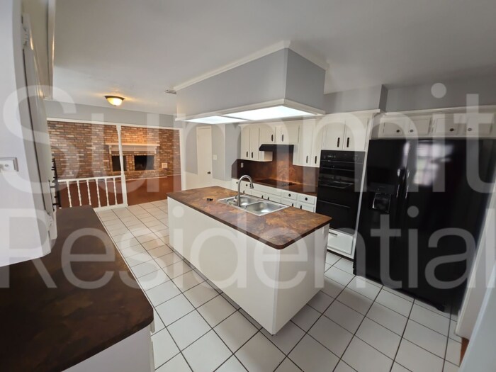 Building Photo - 5223 Brownlee Ln