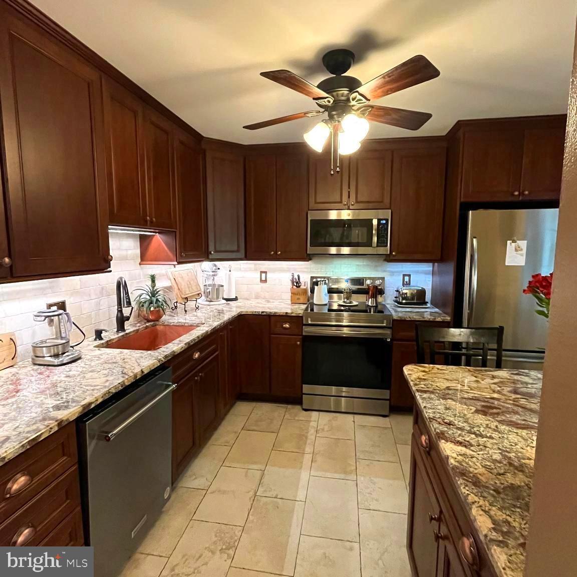 Building Photo - 171 Madison Ct