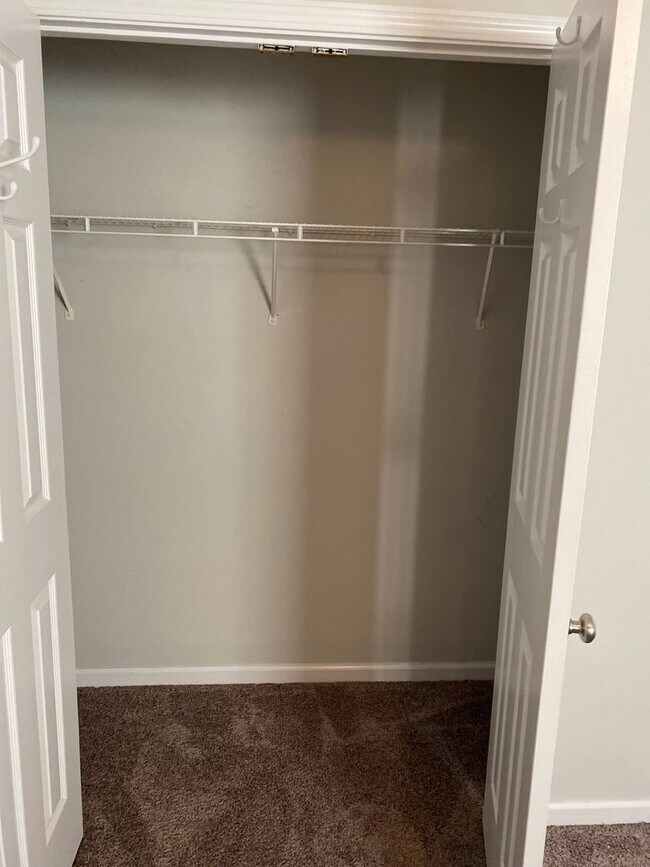 Building Photo - H5010-2