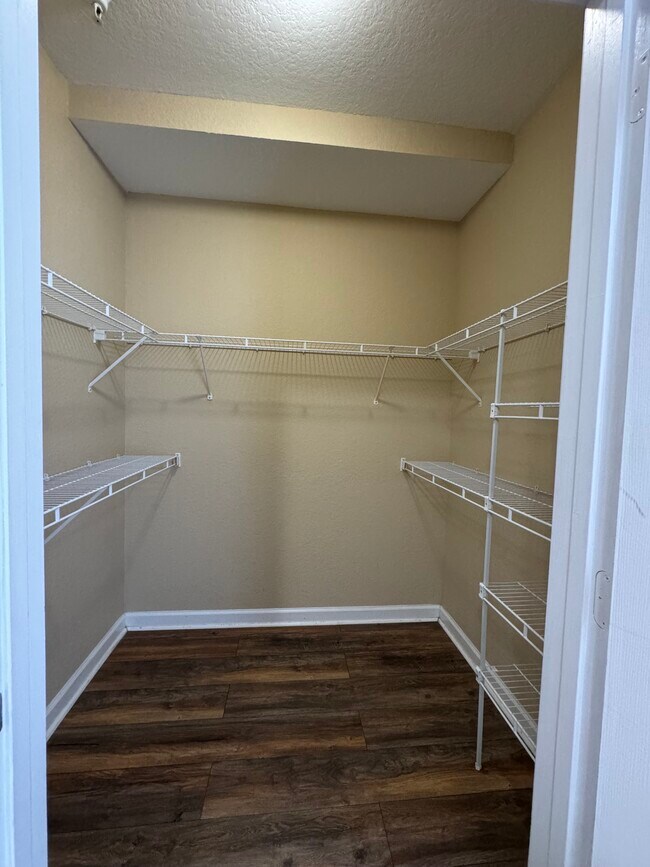 Building Photo - 1371 Tuscan Terrace